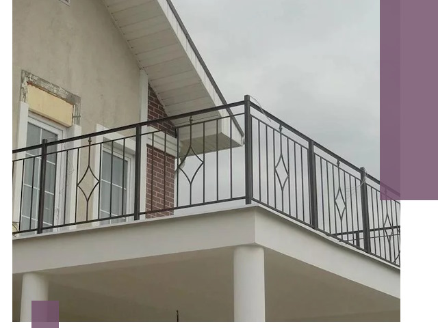 Изготовление балконных ограждений в Шебекине из металла и стекла